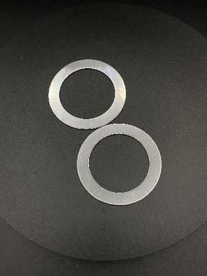 Płytowy regulator przepływu i ciśnienia sprężarki powietrza o gładkiej powierzchni